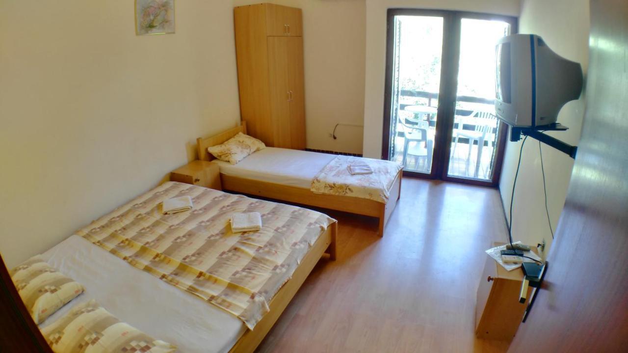 Guesthouse Obala Sutomore Zewnętrze zdjęcie